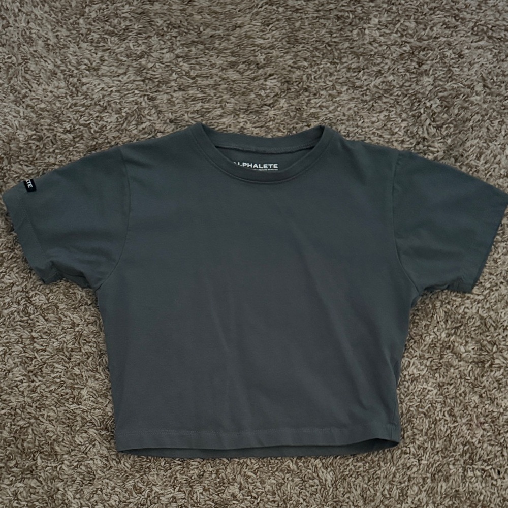 Alphalete Cropped Charcoal Short Sleeve Tee